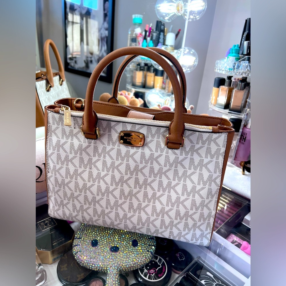 Michael Kors Kellen Medium Satchel Crossbody Bag Vanilla Acorn Brown